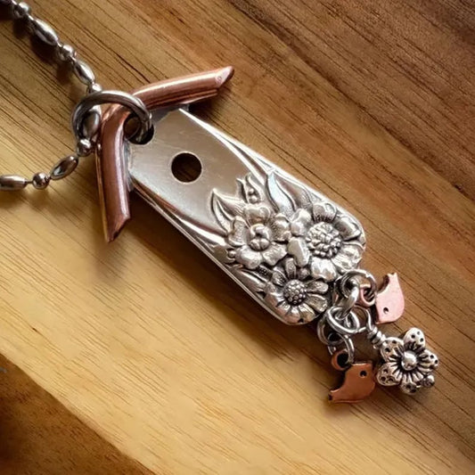 🔥✨The 1951 "Magnolia" Birdhouse Necklace